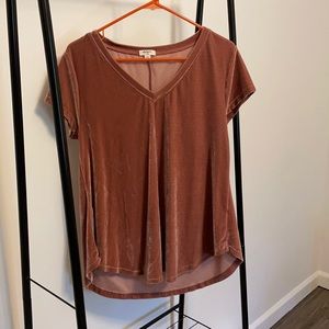 Small pink velvet short sleeve shirt